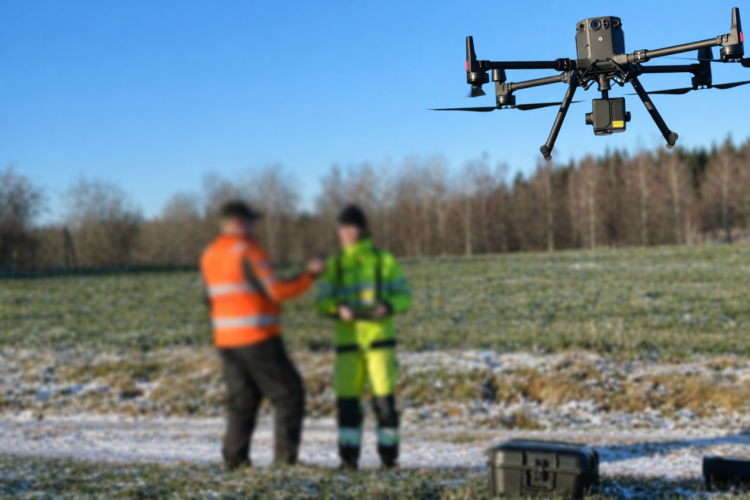 Drönarskanning pågår över projektområde med professionell drönare